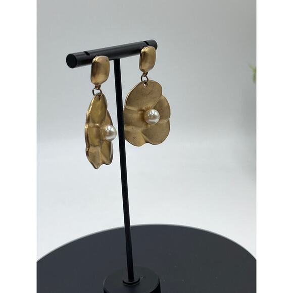 Kenneth Lane Gold Plated Sculpted Floral Pearl Center Dangle Earrings - Picture 2 of 12